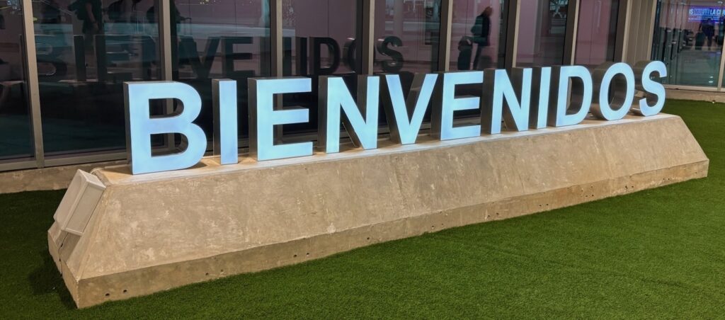 Bienvenidos sign at the Merida airport 